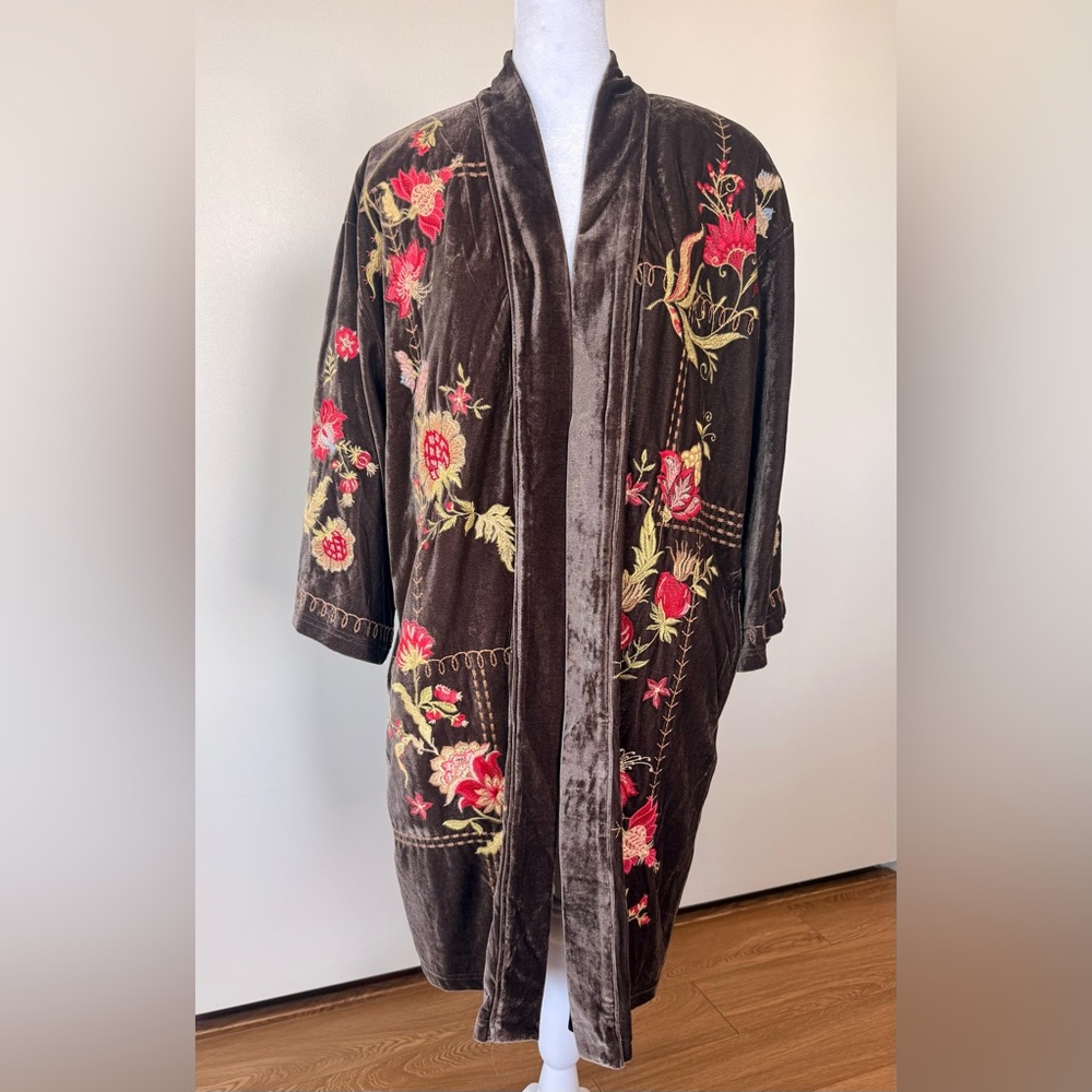 Paparazzi Brown Velvet Robe with Floral Embroidered Accents